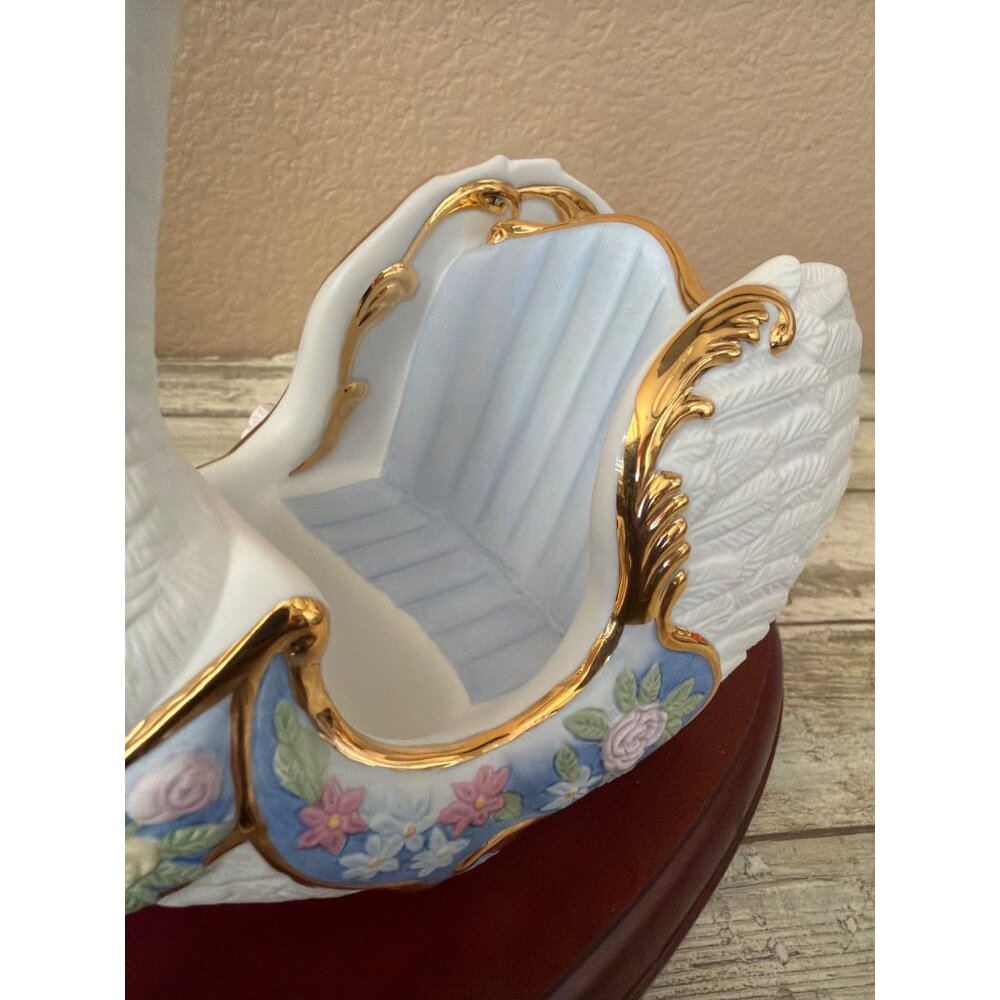 Lenox Carousel Swan Chariot with Wood Base 2009 Ltd Ed 120th Anniversary NIB - Picture 12 of 16